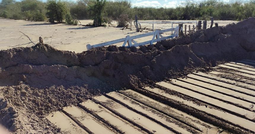 Funcionarios recorrieron la zona afectada por lluvias en Cuchillo Coacute