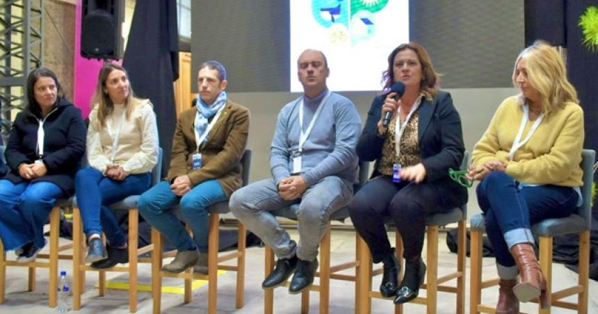 Fernanda Alonso disertoacute ante la Red Argentina de Municipios frente al Cambio Climaacutetico
