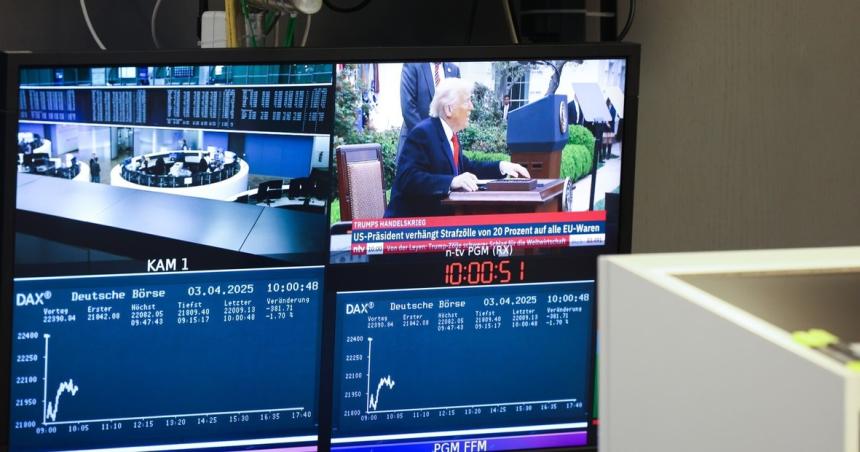 El riesgo paiacutes en alza suben los doacutelares financieros y el Merval pierde menos de 2-en-porciento-