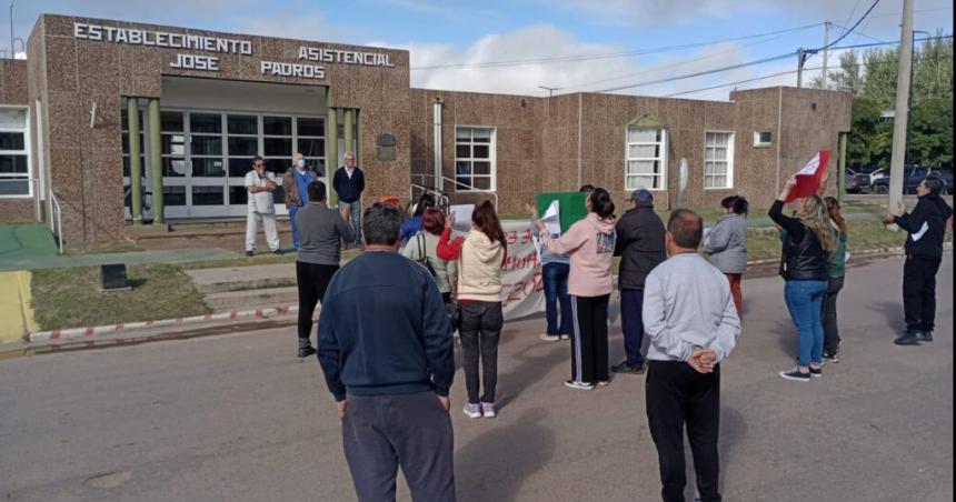 Rancul- vecinos marcharon al hospital por errores meacutedicos hacia un paciente