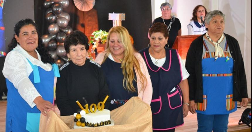 La Escuela Hogar Ndeg 140 de Rucanelo celebroacute su centenario 