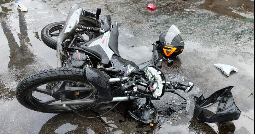 Una motociclista santarrosentildea con heridas graves luego de un choque en la ciudad