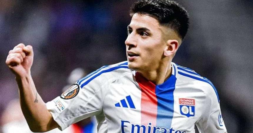 Golazo de Thiago Almada en Lyon para empatar con el Manchester United