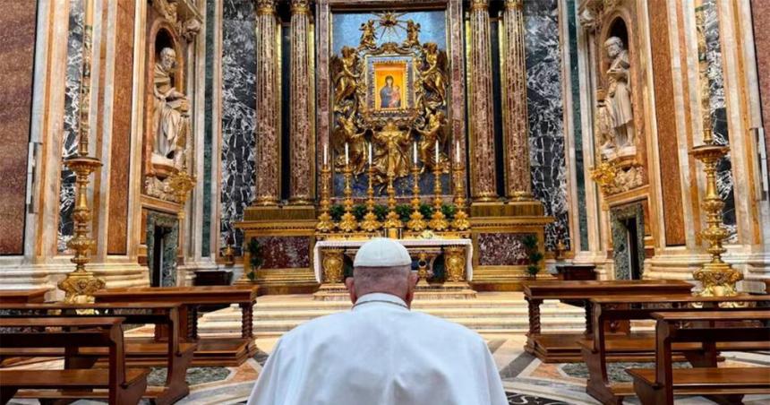 El papa Francisco visitoacute por sorpresa la basiacutelica Santa Mariacutea la Mayor