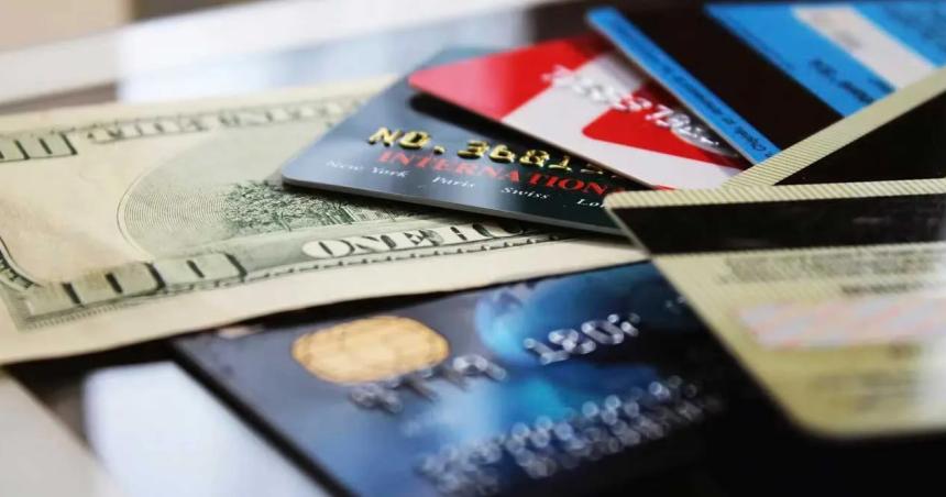 Consumos con tarjeta en el exterior siguen con impuestos
