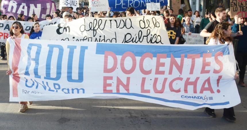 Docentes universitarios tambieacuten piden por la absolucioacuten de Ana Contreras
