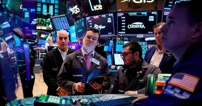 Tras el fin del cepo las acciones argentinas en Wall Street subieron hasta 17-en-porciento- y los bonos crecieron 8-en-porciento-