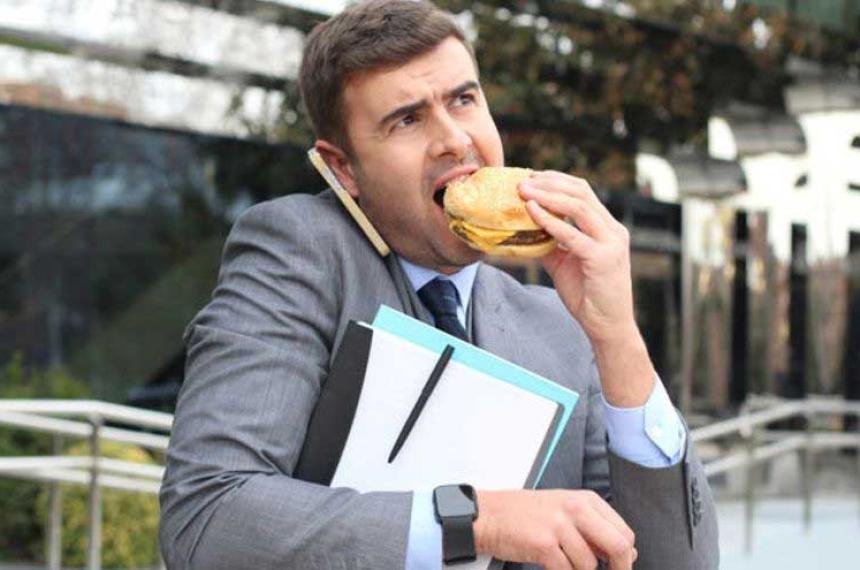 Comer raacutepido o lento- esta es la mejor opcioacuten si no quieres engordar