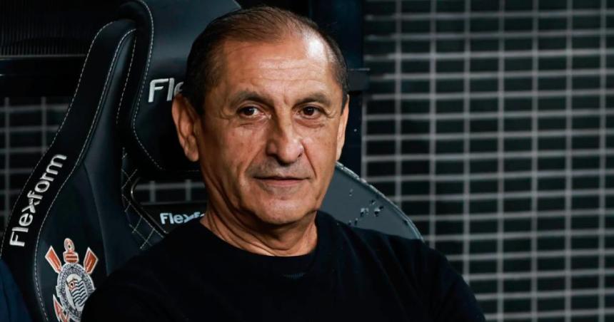 Bombazo en Brasil- Ramoacuten Diacuteaz fue despedido como entrenador de Corinthians