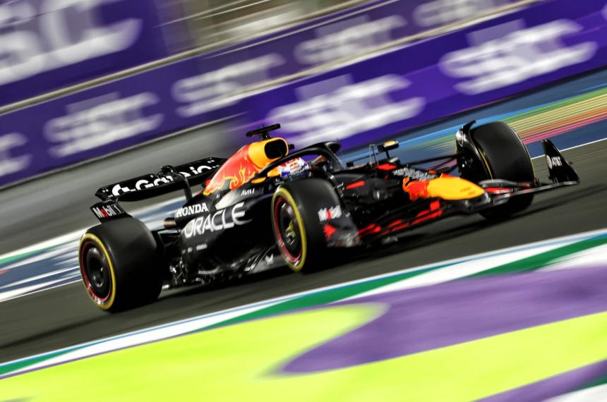 Verstappen voloacute y se quedoacute con la pole en Arabia Saudita