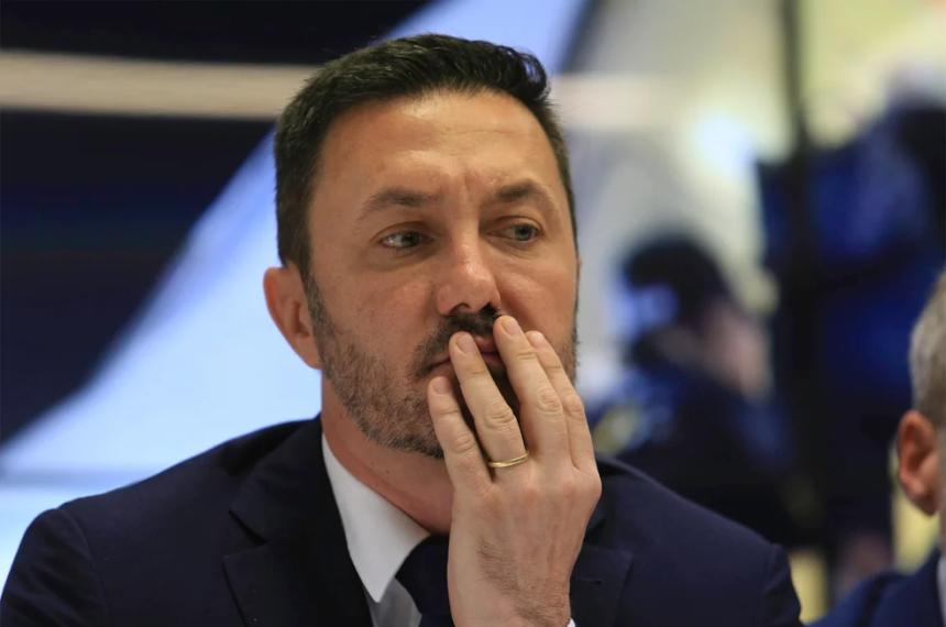 Pediraacuten la interpelacioacuten de Petri por un entrenamiento antidisturbios de la Armada