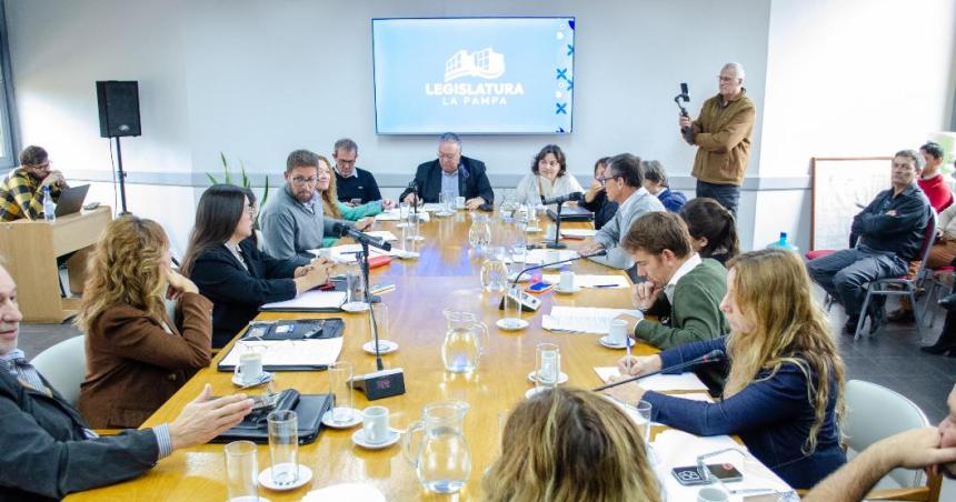 Recategorizaciones- FreJuPa y la UCR votaron juntos un dictamen 