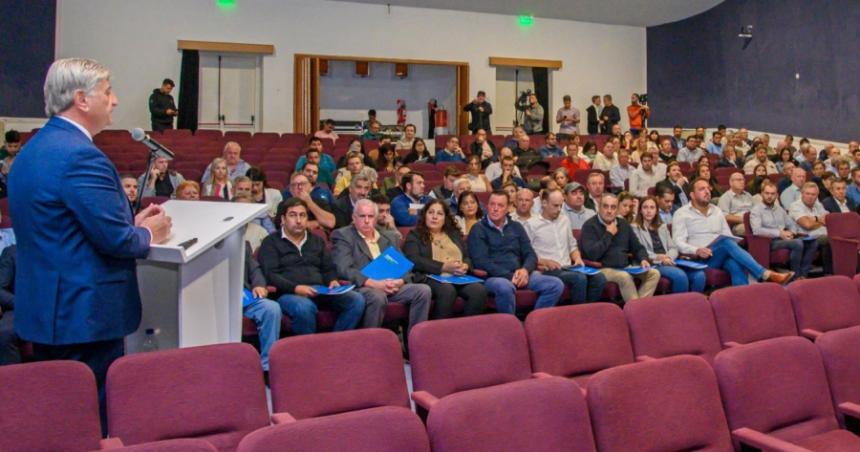 La Provincia otorgoacute los primeros 1125 millones para renovar parques automotores municipales