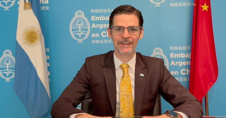 Postergan presentacioacuten de libro