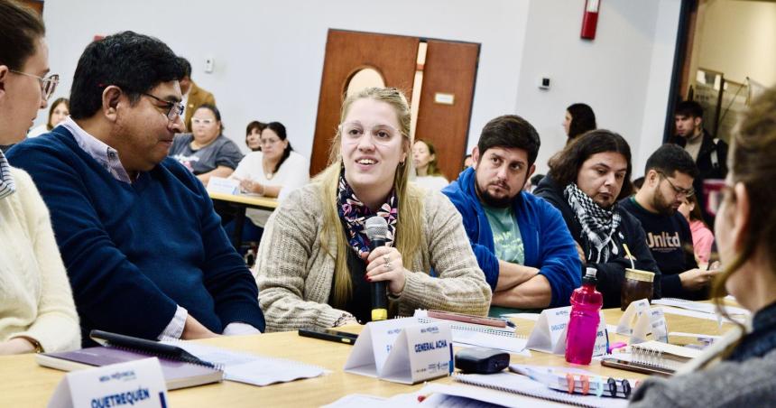 Cumbre de las aacutereas de Juventud de la provincia
