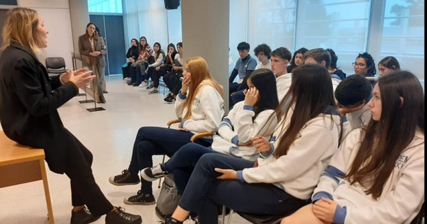 Tres colegios de Santa Rosa presenciaron un debate por homicidio culposo