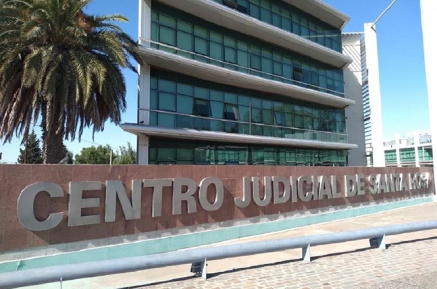Docente deberaacute pagar una multa por molestar y hostigar por Instagram a dos alumnas