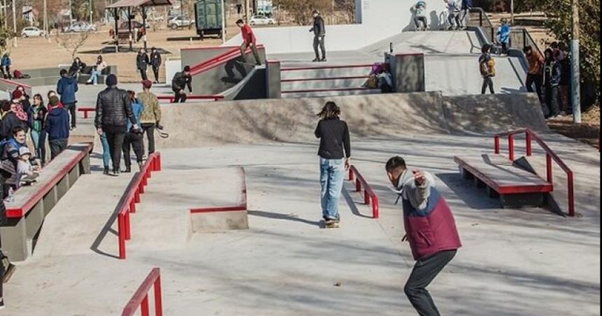 Organizan actividades deportivas en la pista de skate