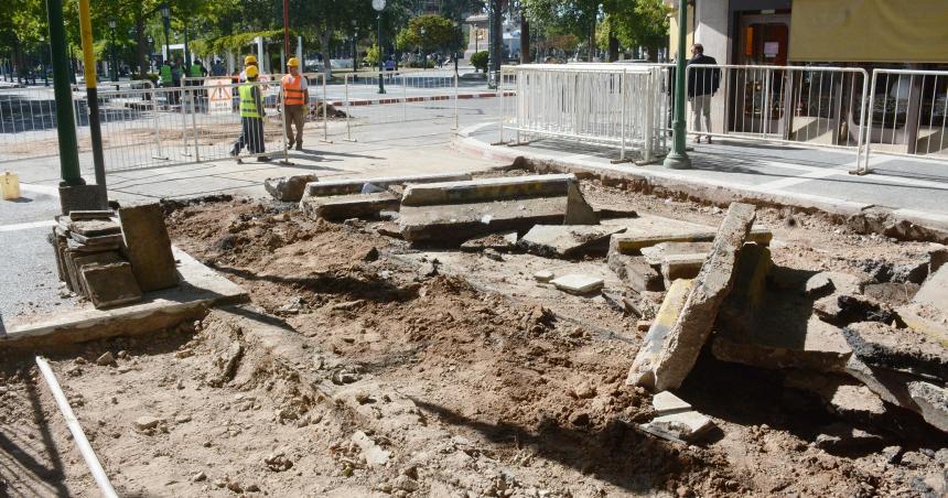 Remodelacioacuten del centro- comerciantes se quejan por demora peacuterdidas y falta de informacioacuten