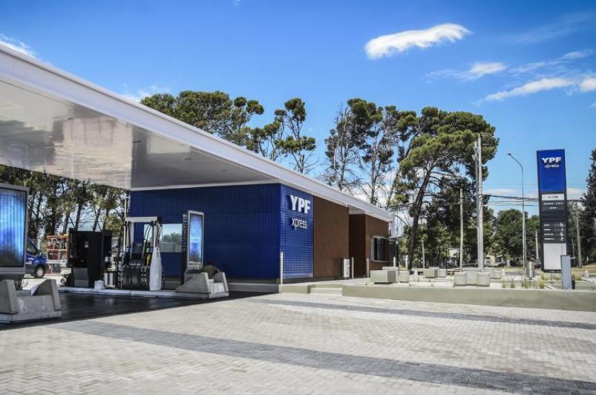 YPF bajoacute los precios de los combustibles- 1029 la Suacuteper