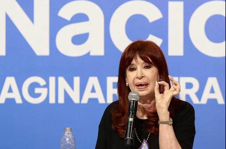 Cristina Kirchner- Es maacutes necesario que nunca mantenernos unidos