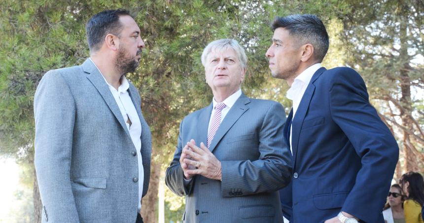 Feito no contesta pero saltoacute el charco y se alineoacute con di Naacutepoli