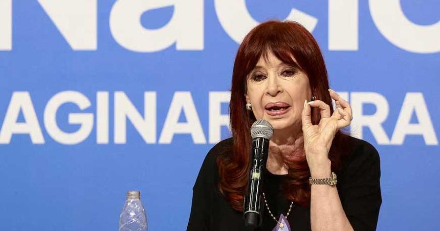 Cristina Kirchner- Es maacutes necesario que nunca mantenernos unidos