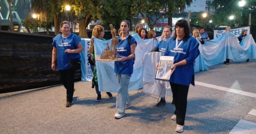 Encuentro en la Plaza San Martiacuten por el Diacutea del Trabajador