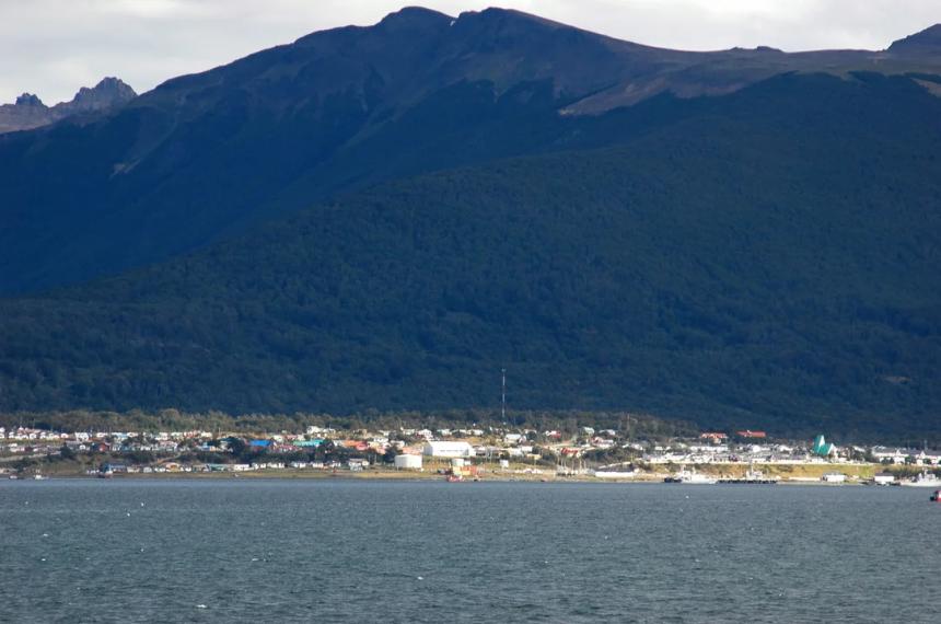 Chile levantoacute la alerta de tsunami pero mantiene la precaucioacuten en zonas costeras