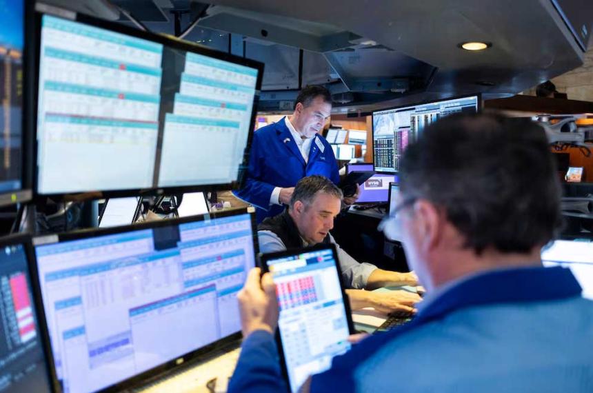Mercados- sube Wall Street y arrastra a las acciones argentinas