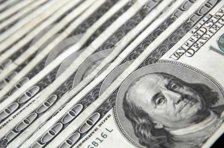Queacute se espera para el doacutelar en mayo- fuertes liquidaciones y el piso de la banda en la mira