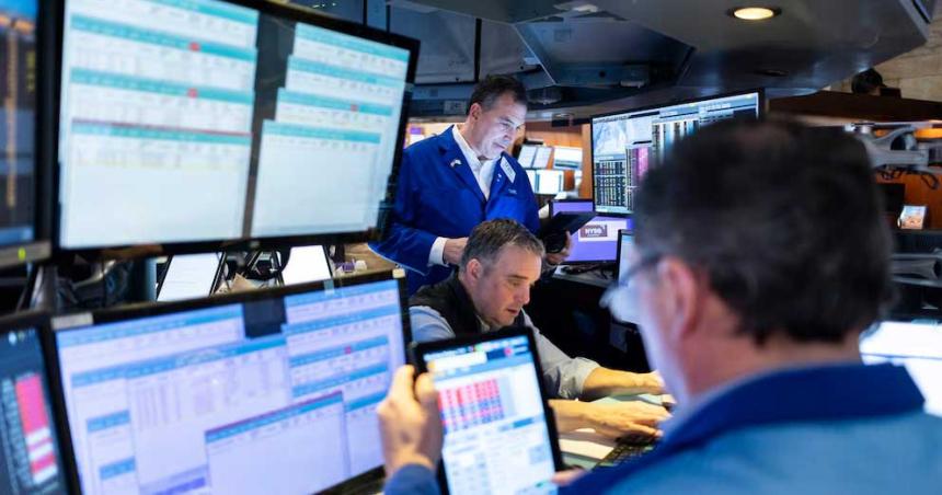 Mercados- sube Wall Street y arrastra a las acciones argentinas