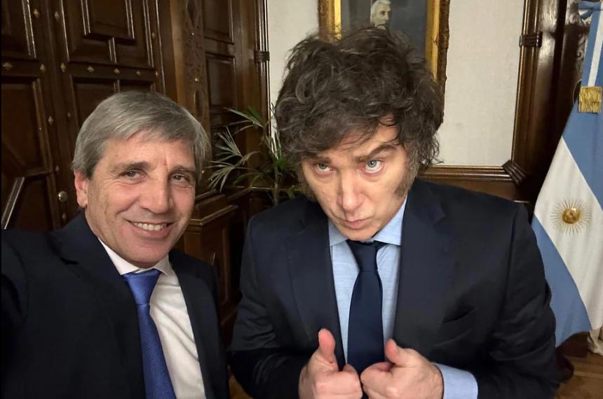 Lanzan incentivos para que los argentinos empiecen a usar los doacutelares del colchoacuten