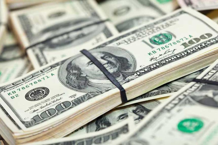 Los depoacutesitos en doacutelares aumentaron maacutes de 1100 millones desde la unificacioacuten cambiaria