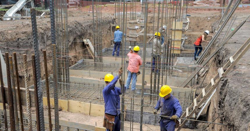 La construccioacuten perdioacute 529 empleos en un antildeo en La Pampa