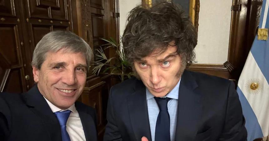 Lanzan incentivos para que los argentinos empiecen a usar los doacutelares del colchoacuten