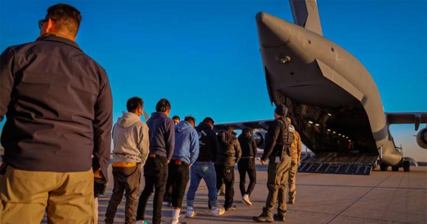 Donald Trump dijo que les pagaraacute US1000 a los migrantes que se autodeporten