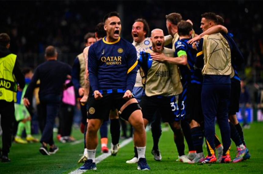 En un show de goles el Inter de Martiacutenez le ganoacute a Barcelona y se metioacute en la final de la Champions