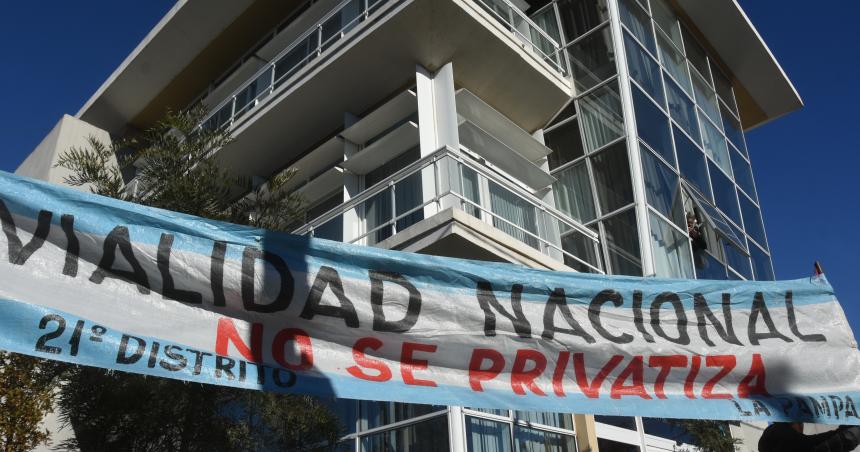 Denuncian persecucioacuten a un gremialista en Vialidad Nacional