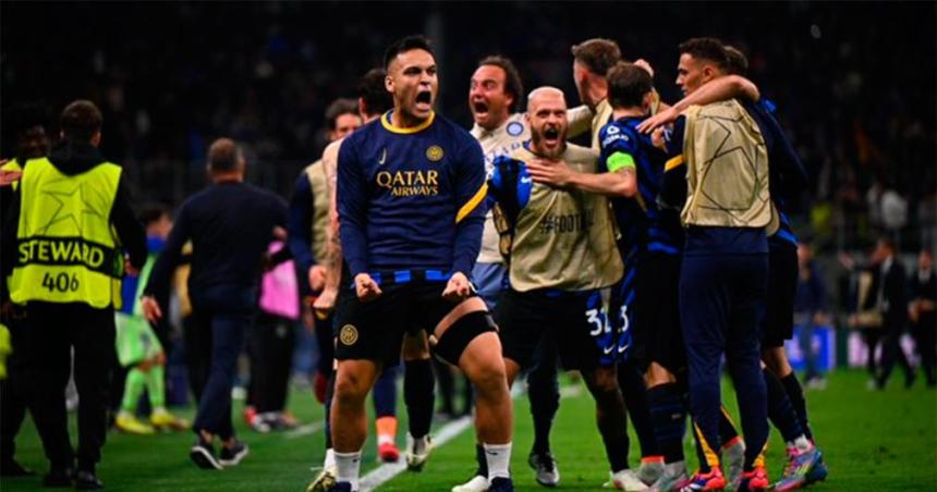 En un show de goles el Inter de Martiacutenez le ganoacute a Barcelona y se metioacute en la final de la Champions