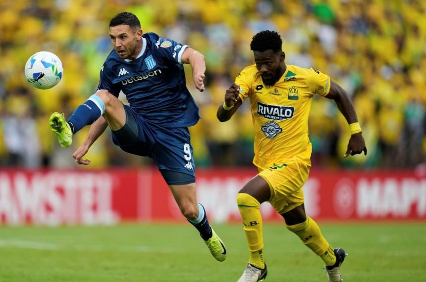 Racing goleoacute en Colombia y es uacutenico liacuteder