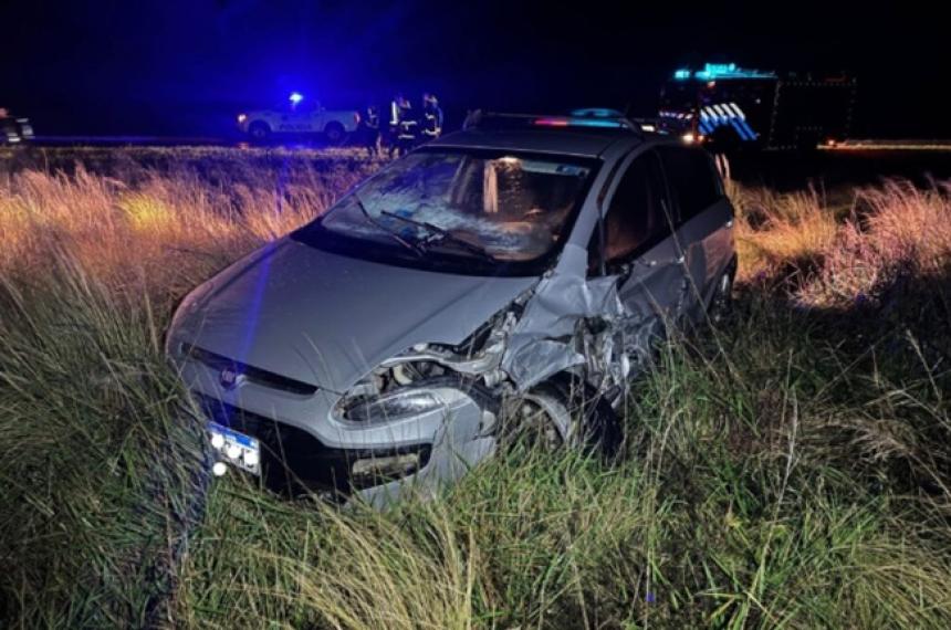 Cinco heridos por un roce entre un camioacuten y un auto sobre la Ruta 5