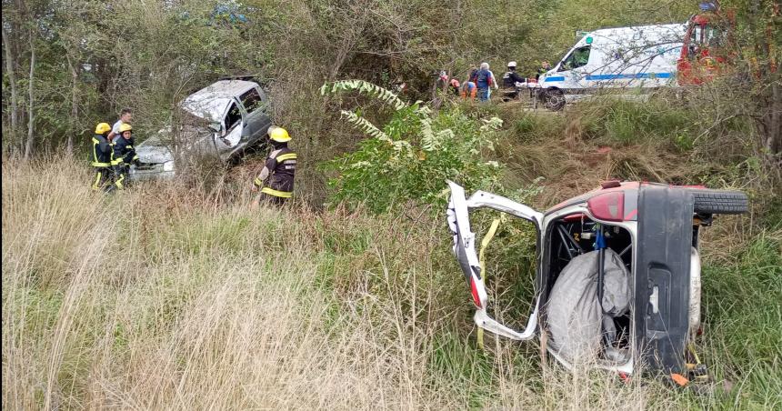 Se despistoacute en la Ruta 1 y chocoacute contra un aacuterbol 