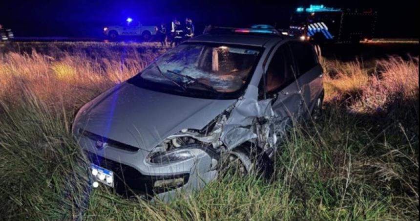 Cinco heridos por un roce entre un camioacuten y un auto sobre la Ruta 5