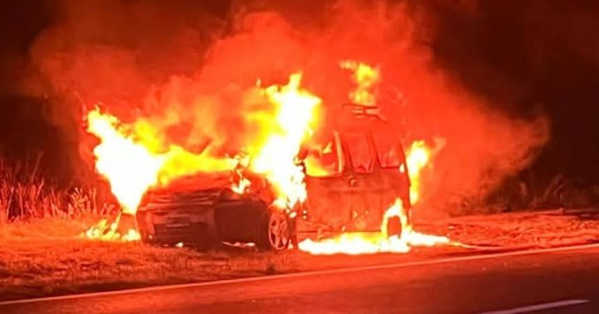 Un utilitario se incendioacute en la Ruta Nacional 188