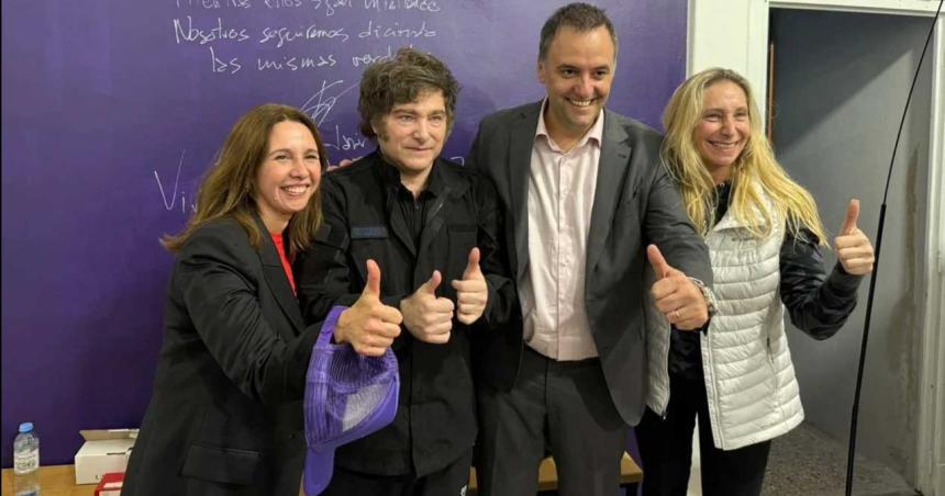 No se dejen psicopatear con Ficha Limpia dijo Javier Milei de campantildea con Manuel Adorni