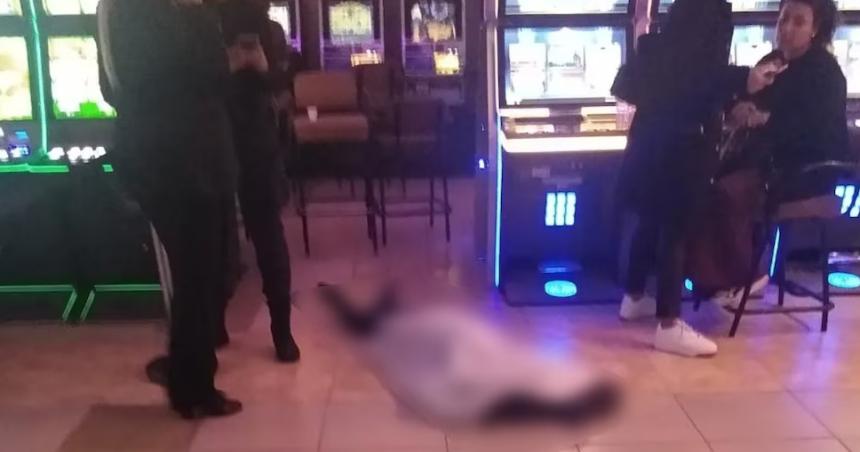Una mujer murioacute en un bingo y los apostadores continuaron jugando