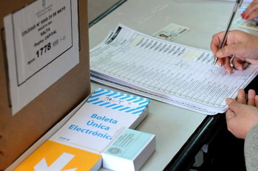 Hasta el mediodiacutea menos del 30-en-porciento- del padroacuten votoacute en Salta Chaco y San Luis