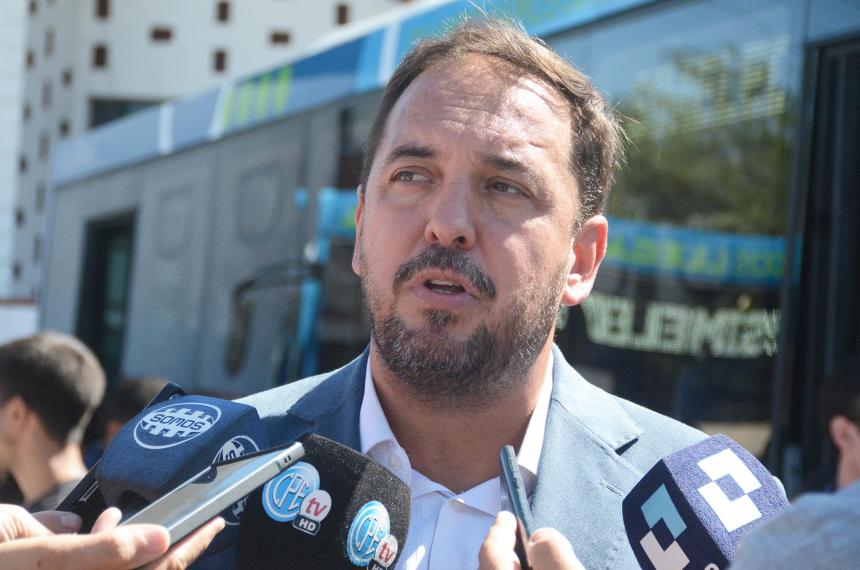 Di Naacutepoli se reunioacute con Toto Matzkin antes de romper el silencio