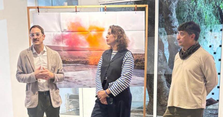 Dos nuevas exposiciones proponen un diaacutelogo de territorios